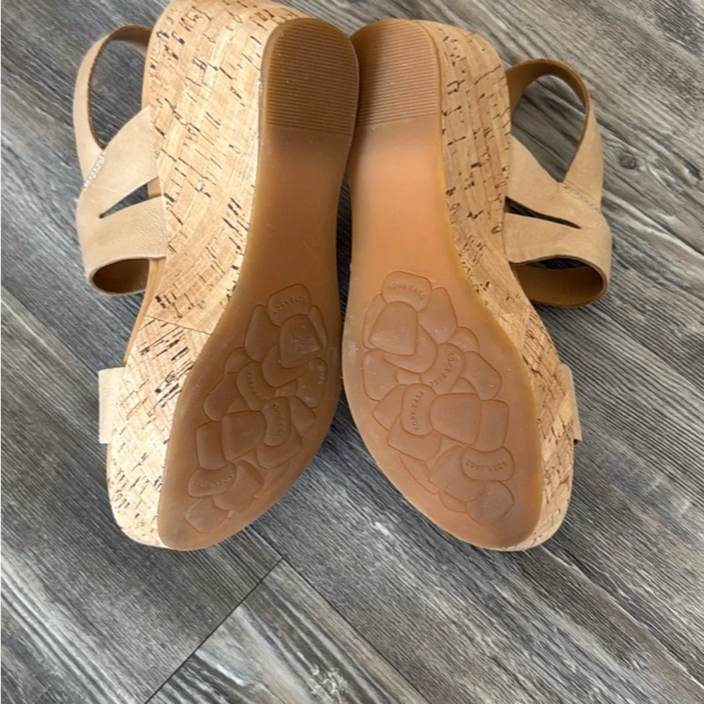 Kork-Ease Tan Sandals Minimalist Two-Strap Design size 6 - Picture 3 of 5